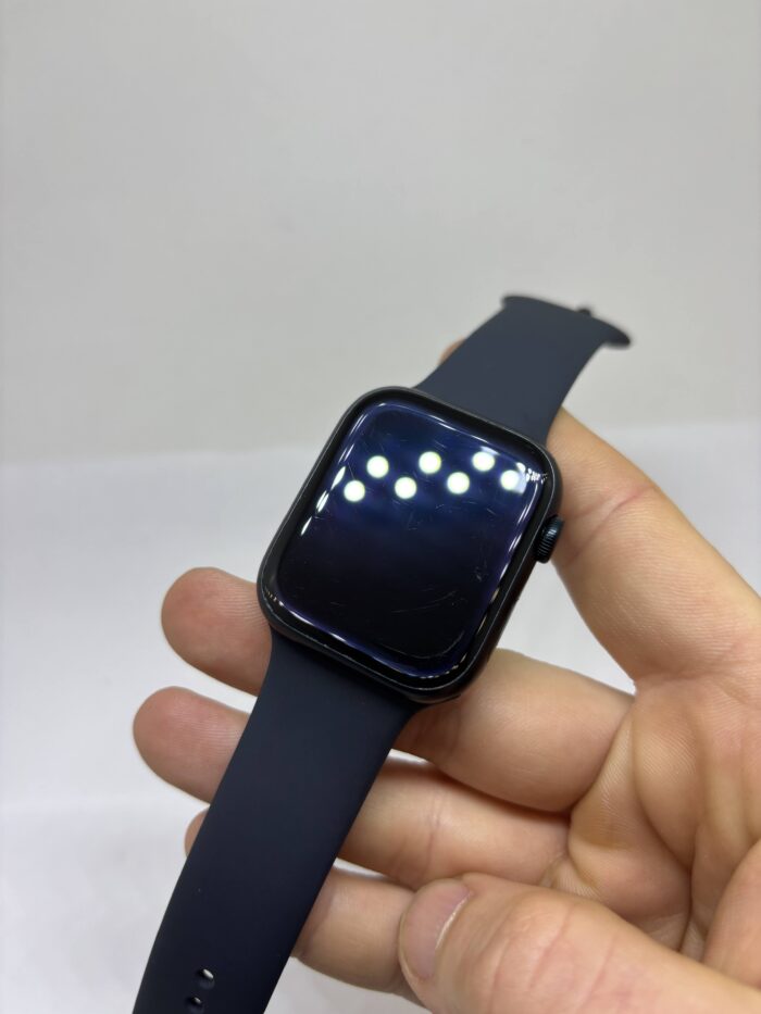 Apple Watch Series 8 45mm - Obrázek 3