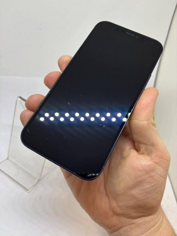 Apple iPhone 12 64GB Black - Obrázek 8