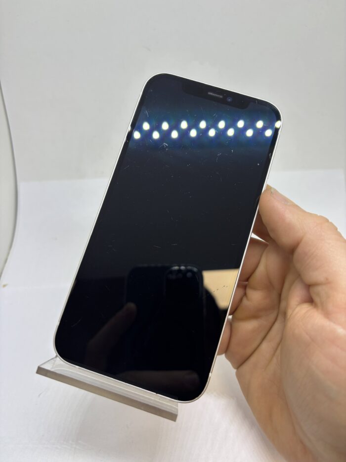 Apple iPhone 12 128GB White - Obrázek 8