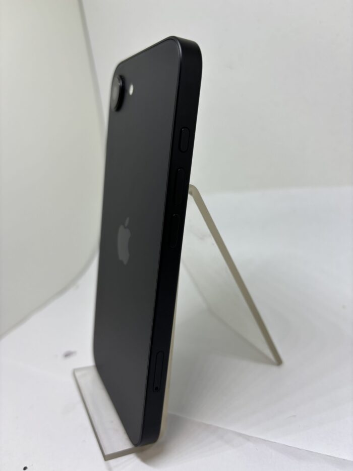 Apple iPhone 16e 128GB - Obrázek 6