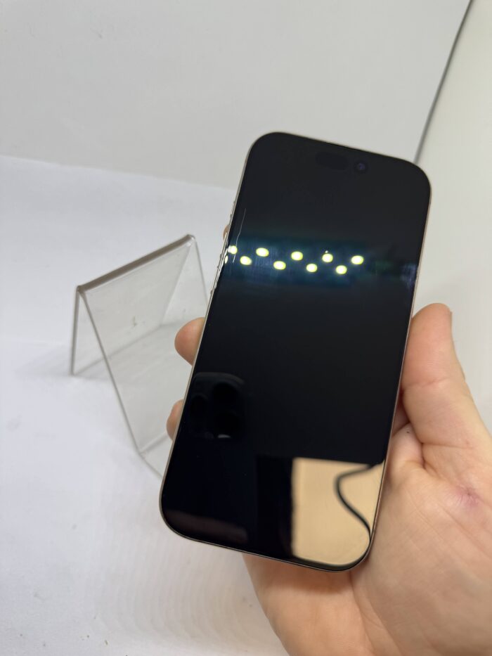 Apple iPhone 16 Pro 256GB Desert titanium eSIM - Obrázek 7